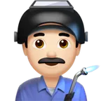 man factory worker: light skin tone pentru platforma Apple