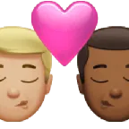 Apple 플랫폼을 위한 kiss: man, man, medium-light skin tone, medium-dark skin tone