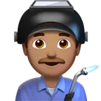 man factory worker: medium skin tone para a plataforma Apple