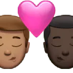 kiss: man, man, medium skin tone, dark skin tone alustalla Apple