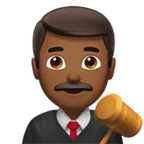 man judge: medium-dark skin tone pentru platforma Apple