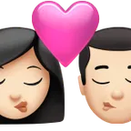 kiss: woman, man, light skin tone für Apple Plattform