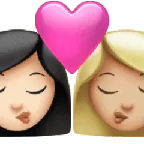 kiss: woman, woman, light skin tone, medium-light skin tone til Apple platform
