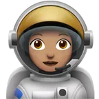 Apple platformu için woman astronaut: medium skin tone