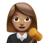 Appleプラットフォームのwoman judge: medium skin tone