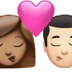 kiss: woman, man, medium skin tone, light skin tone para a plataforma Apple