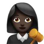 Apple dla platformy woman judge: dark skin tone