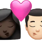 kiss: woman, man, dark skin tone, light skin tone til Apple platform