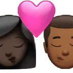 kiss: woman, man, dark skin tone, medium-dark skin tone per la piattaforma Apple