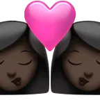 kiss: woman, woman, dark skin tone til Apple platform