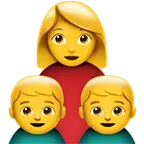 Apple 平台中的 family: woman, boy, boy