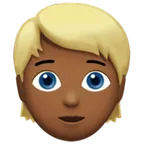 person: medium-dark skin tone, blond hair pentru platforma Apple