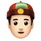 person with skullcap: light skin tone untuk platform Apple