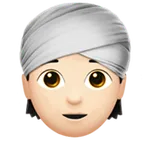 person wearing turban: light skin tone สำหรับแพลตฟอร์ม Apple