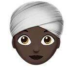woman wearing turban: dark skin tone لمنصة Apple