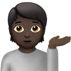 Apple dla platformy person tipping hand: dark skin tone