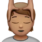person getting massage: medium skin tone สำหรับแพลตฟอร์ม Apple