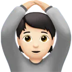 Apple dla platformy person gesturing OK: light skin tone