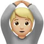 person gesturing OK: medium-light skin tone für Apple Plattform