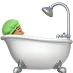 Apple dla platformy person taking bath: medium skin tone