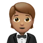 Apple 플랫폼을 위한 person in tuxedo: medium skin tone