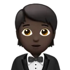 person in tuxedo: dark skin tone für Apple Plattform