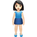 woman standing: light skin tone para a plataforma Apple