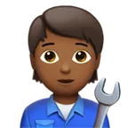 mechanic: medium-dark skin tone สำหรับแพลตฟอร์ม Apple