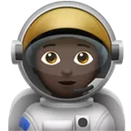 astronaut: dark skin tone สำหรับแพลตฟอร์ม Apple