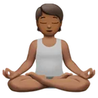 person in lotus position: medium-dark skin tone สำหรับแพลตฟอร์ม Apple