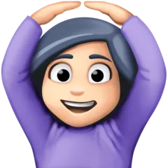 woman gesturing OK: light skin tone per la piattaforma Facebook
