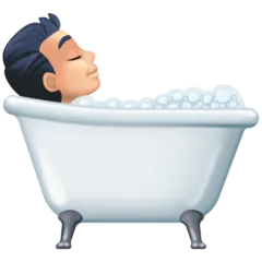 person taking bath: light skin tone สำหรับแพลตฟอร์ม Facebook