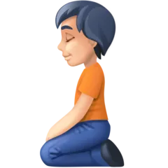 Facebook 플랫폼을 위한 person kneeling: light skin tone