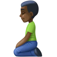 man kneeling: dark skin tone pentru platforma Facebook