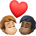 kiss: person, person, medium-light skin tone, dark skin tone עבור פלטפורמת Facebook