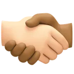 handshake: light skin tone, medium-dark skin tone untuk platform Facebook