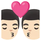 kiss: man, man, light skin tone untuk platform Google