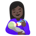 woman feeding baby: dark skin tone สำหรับแพลตฟอร์ม Google
