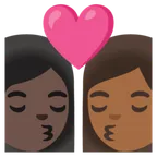 kiss: woman, woman, dark skin tone, medium-dark skin tone per la piattaforma Google