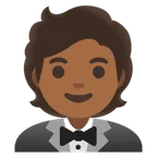 person in tuxedo: medium-dark skin tone für Google Plattform