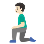 man kneeling: light skin tone untuk platform Google
