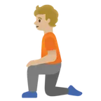 Google 플랫폼을 위한 person kneeling: medium-light skin tone