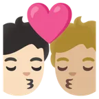kiss: person, person, light skin tone, medium-light skin tone per la piattaforma Google