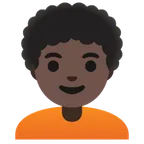 Google 플랫폼을 위한 person: dark skin tone, curly hair