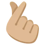 hand with index finger and thumb crossed: medium-light skin tone per la piattaforma Google