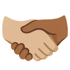 handshake: medium-light skin tone, medium-dark skin tone per la piattaforma Google