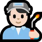 man factory worker: light skin tone pentru platforma Microsoft