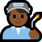 man factory worker: medium-dark skin tone สำหรับแพลตฟอร์ม Microsoft