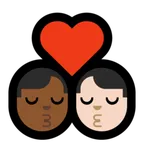 kiss: man, man, medium-dark skin tone, light skin tone til Microsoft platform