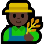 man farmer: dark skin tone لمنصة Microsoft